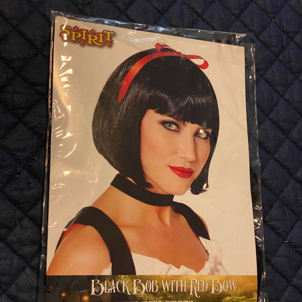 NWT black wig w red bow